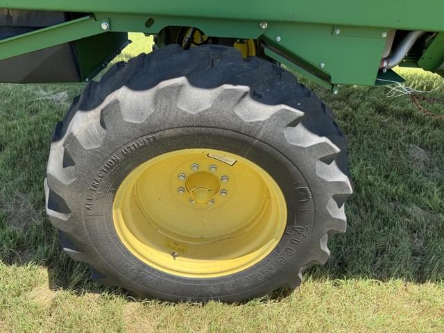 Image of John Deere 7460 equipment image 4