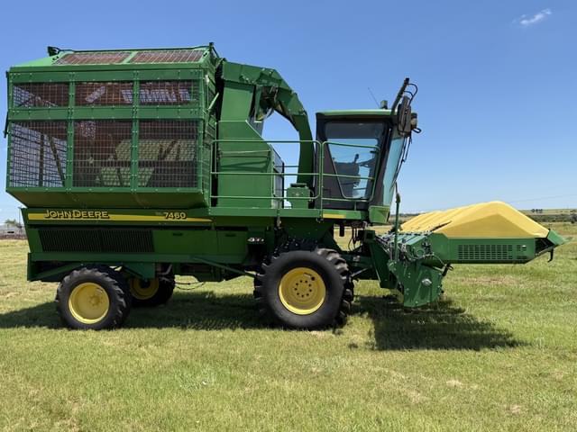 Image of John Deere 7460 equipment image 1
