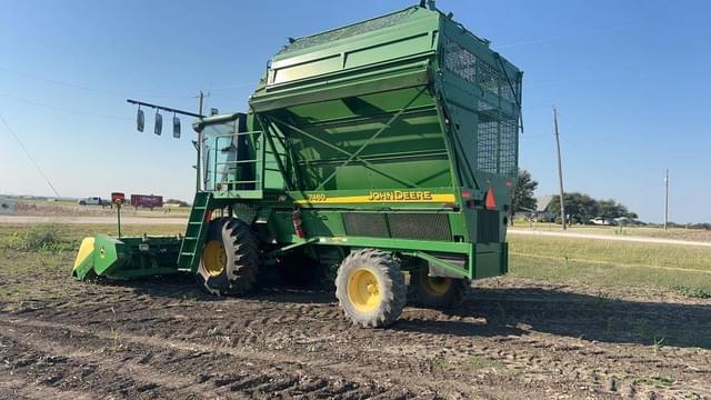 Image of John Deere 7460 equipment image 1