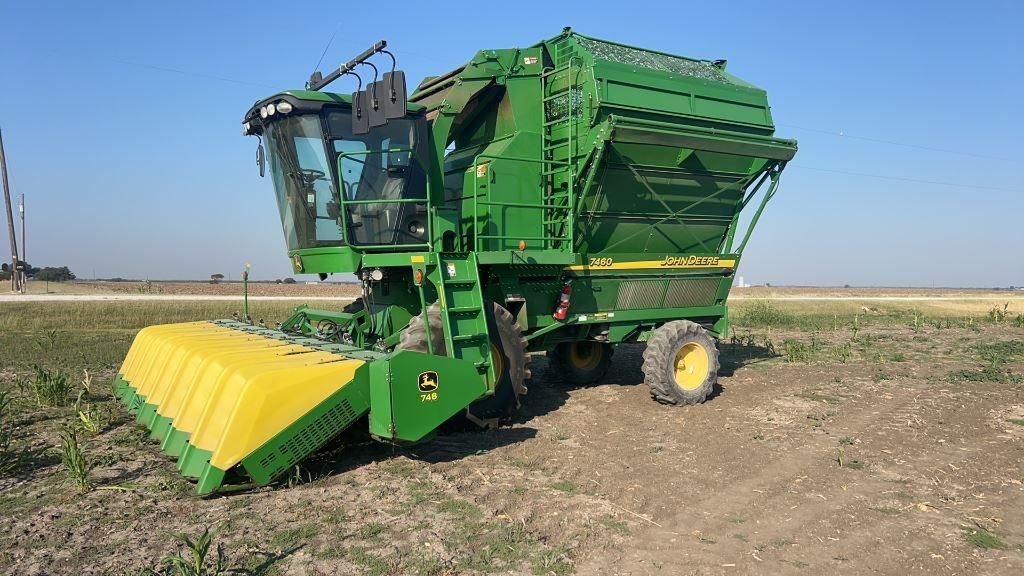John Deere 7460 Equipment Image0