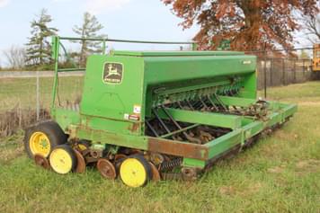 Main image John Deere 750