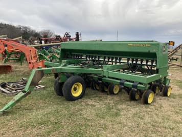 Main image John Deere 750