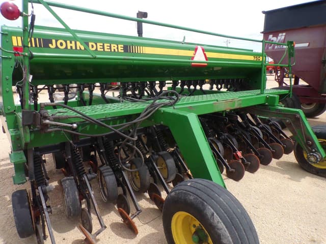 Image of John Deere 750 equipment image 4