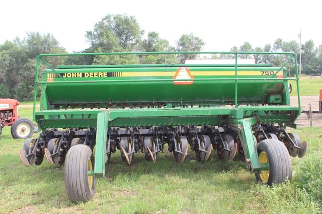Image of John Deere 750 equipment image 2