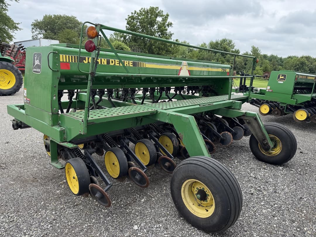 Image of John Deere 750 Image 0