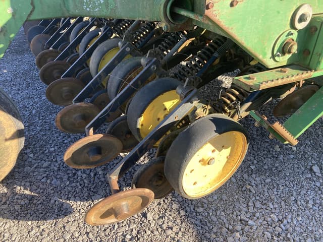 Image of John Deere 750 equipment image 1