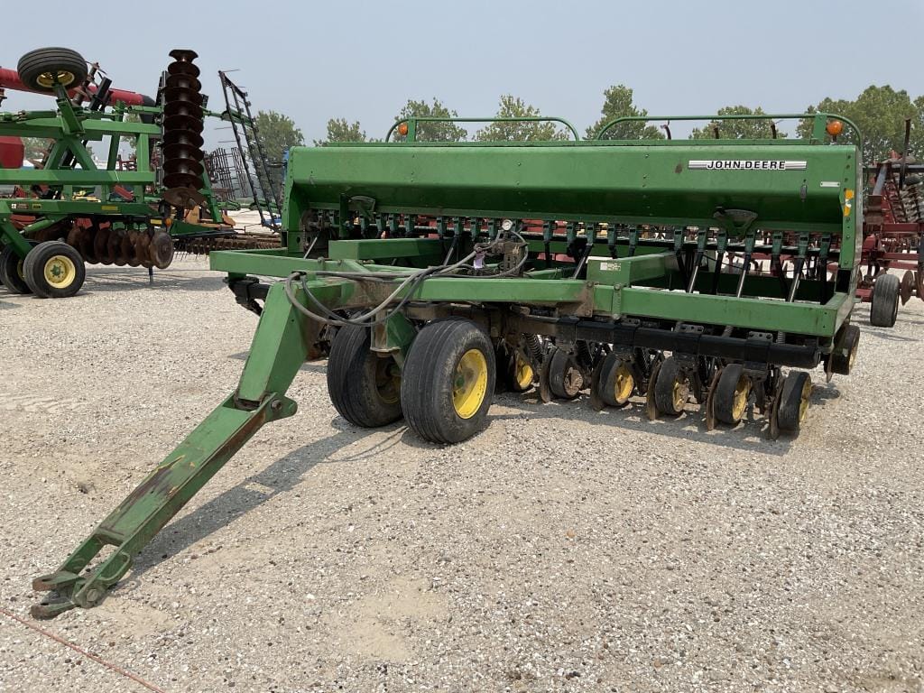 Main image John Deere 750
