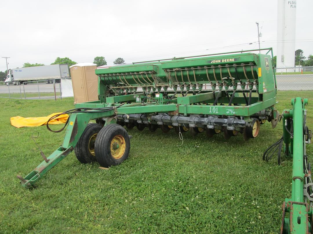 Image of John Deere 750 Primary image