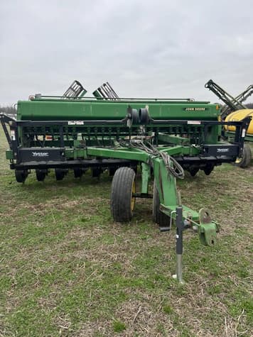 Main image John Deere 750