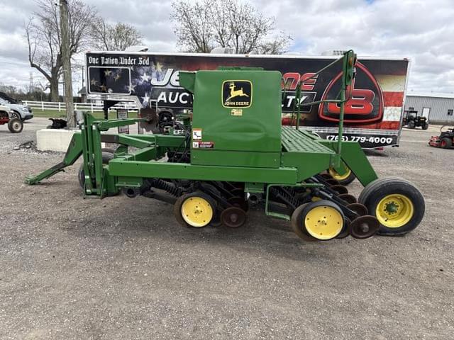 Image of John Deere 750 equipment image 1