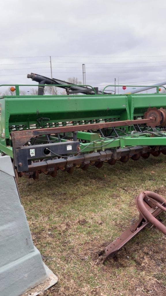 Image of John Deere 750 Image 1