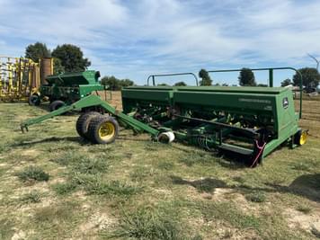 Main image John Deere 750