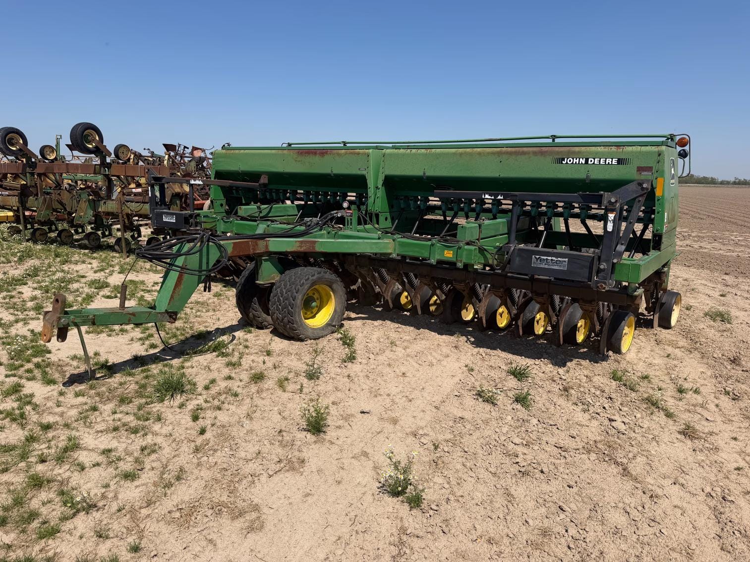 John Deere 750 Equipment Image0