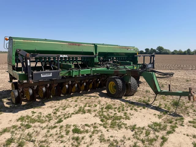 Image of John Deere 750 equipment image 1