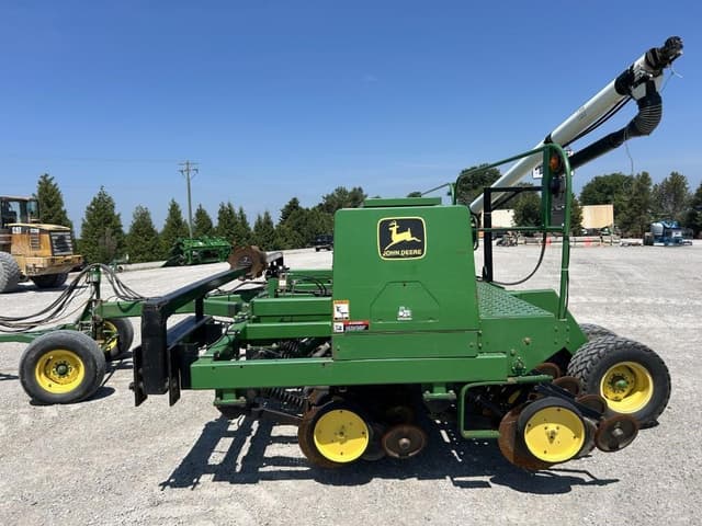 Image of John Deere 750 equipment image 2