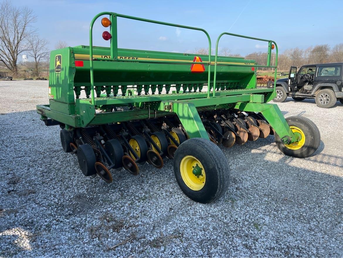 Tractor Zoom John Deere 750