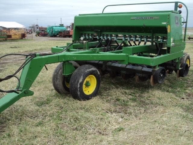 Image of John Deere 750 Image 1
