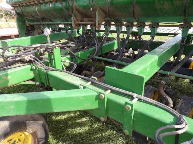 Image of John Deere 750 equipment image 1