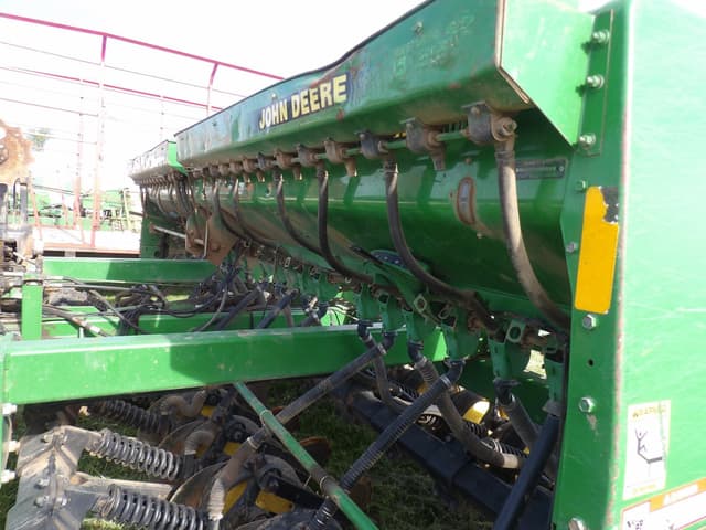 Image of John Deere 750 equipment image 3