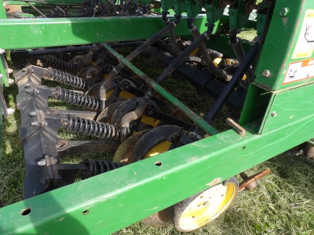 Image of John Deere 750 equipment image 2