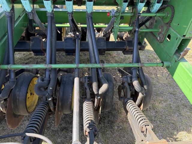 Image of John Deere 750 equipment image 3