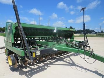 Main image John Deere 750