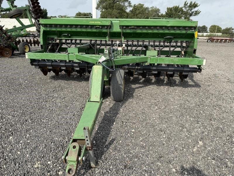 John Deere 750 Equipment Image0