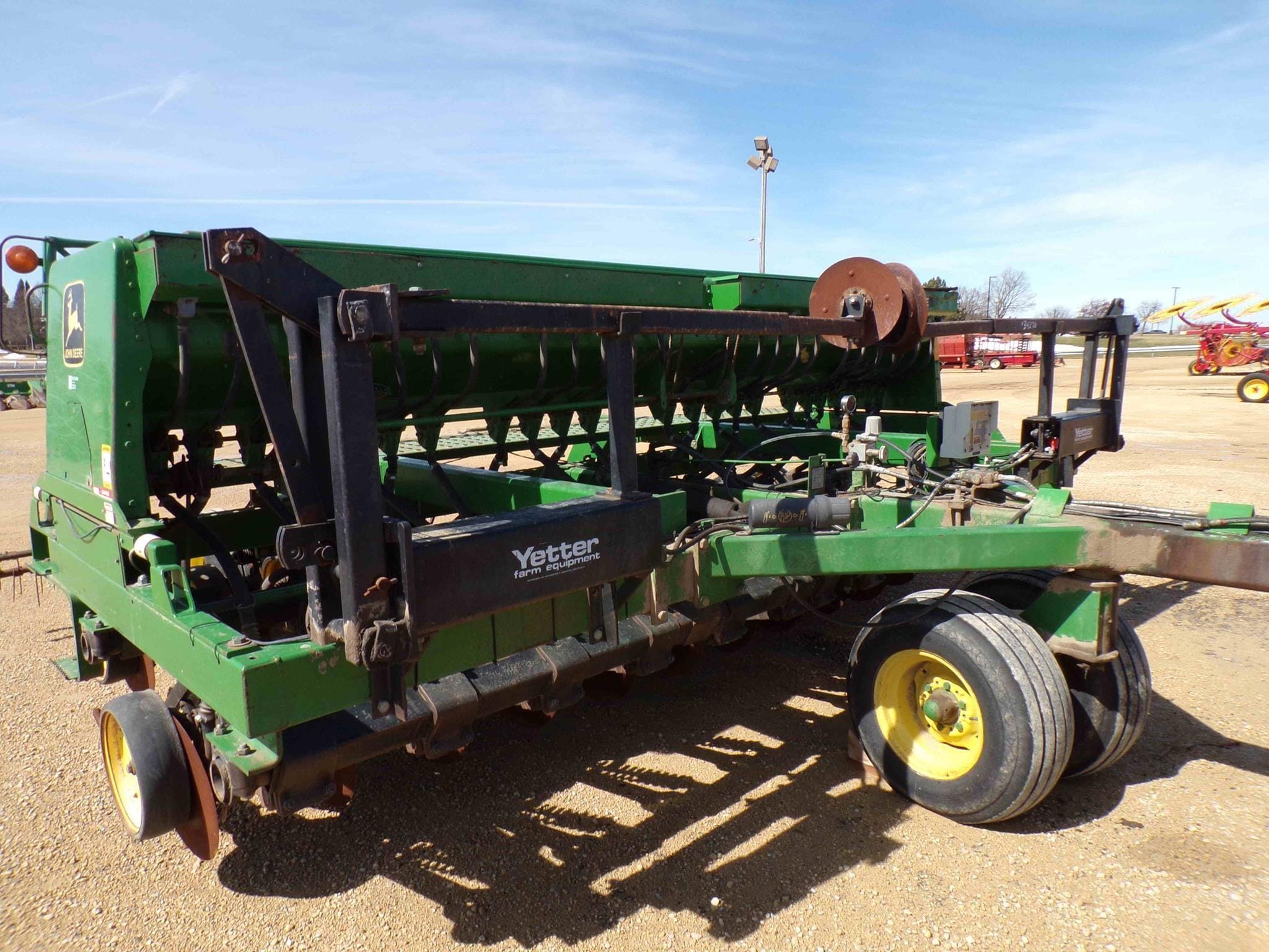 John Deere 750 Equipment Image0