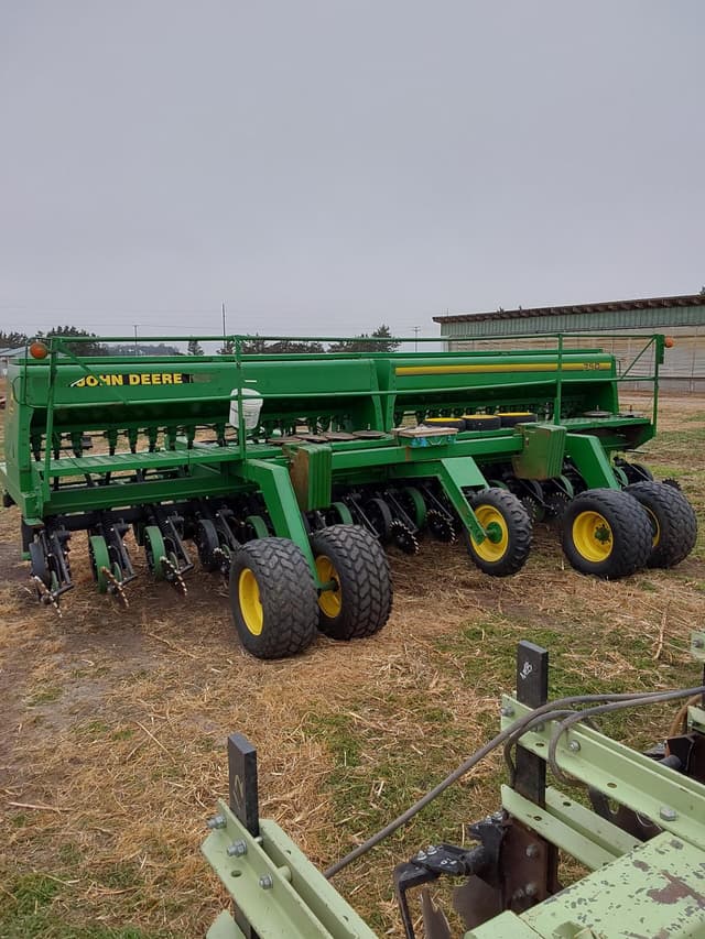 Image of John Deere 750 equipment image 1