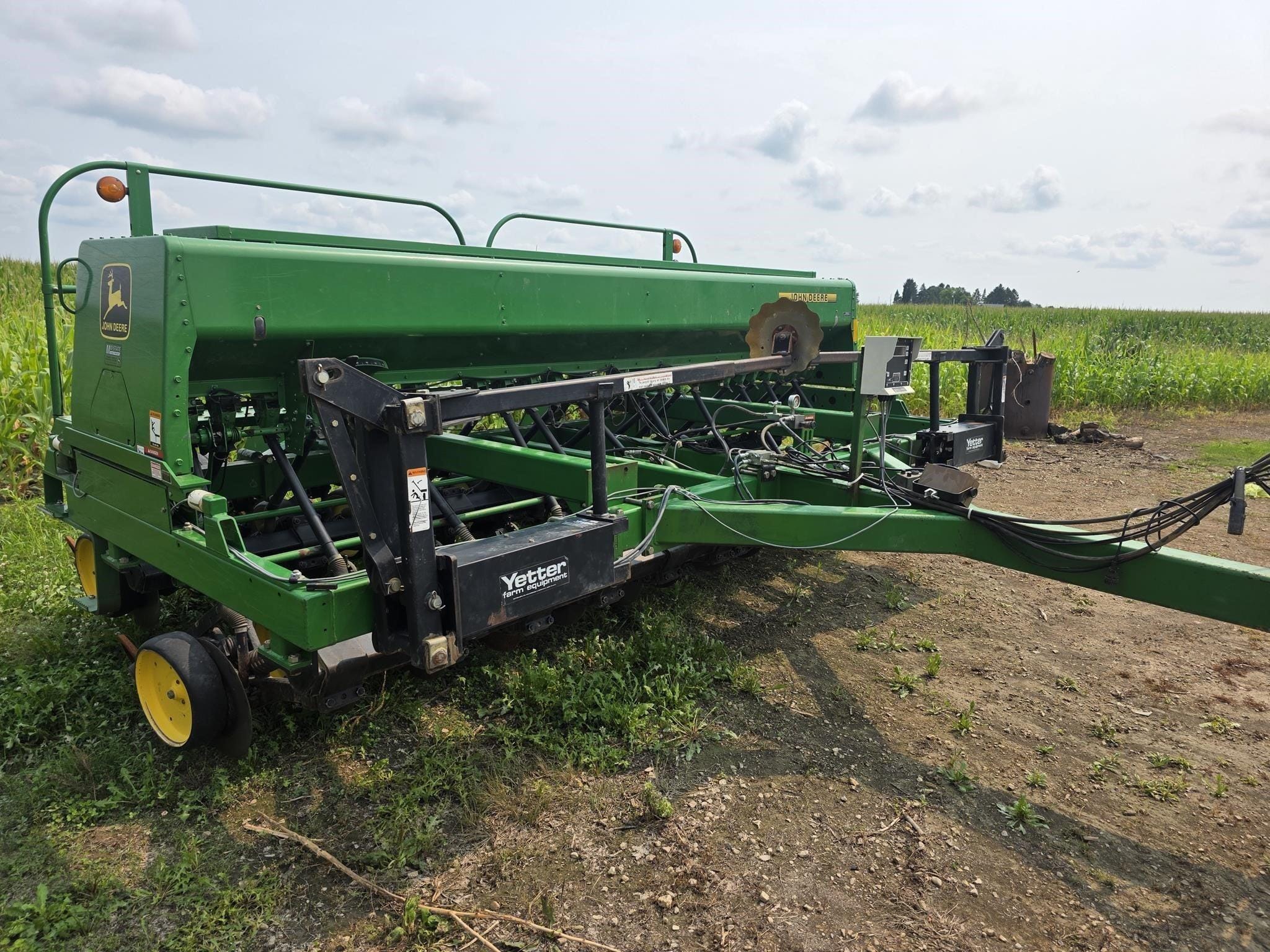John Deere 750 Equipment Image0