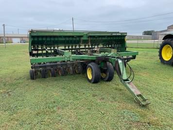Main image John Deere 750