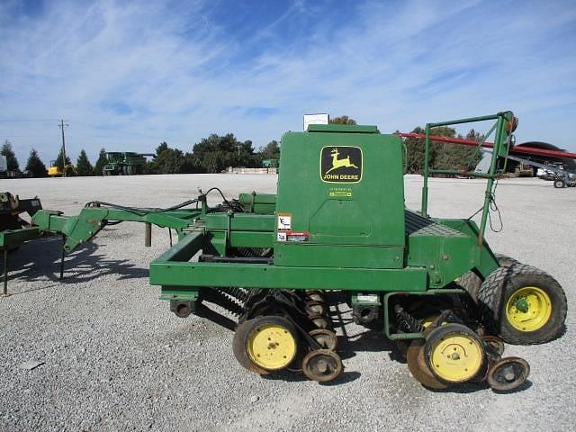 Image of John Deere 750 equipment image 2