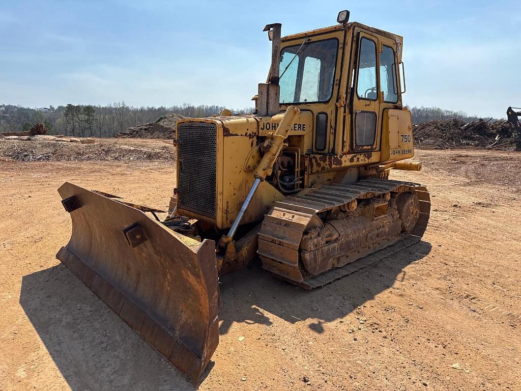 Image of John Deere 750C Primary image