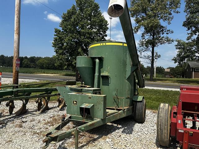 Image of John Deere 750 equipment image 2