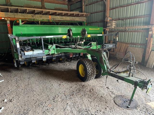 John Deere 750 Equipment Image0