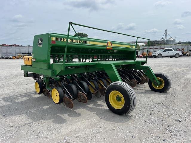 Image of John Deere 750 equipment image 4