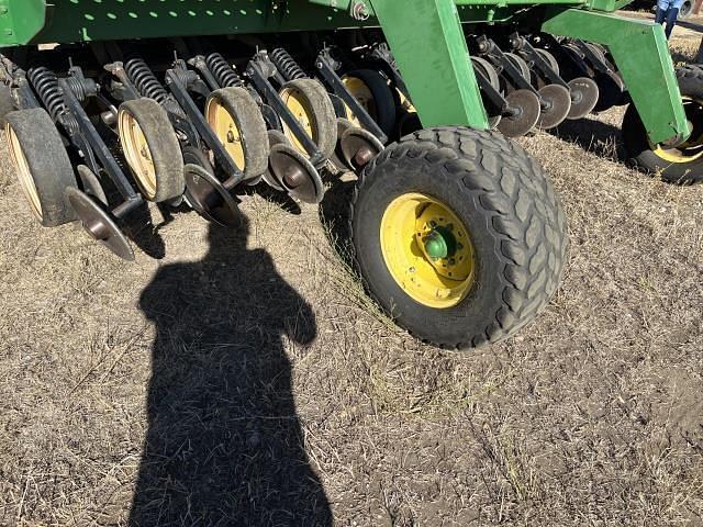 Image of John Deere 750 equipment image 1