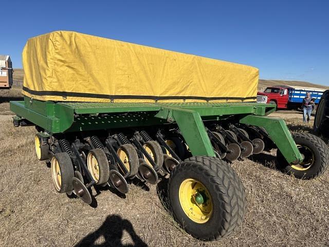 Image of John Deere 750 Primary image