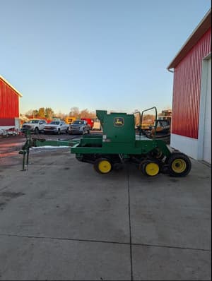 John Deere 750 Image