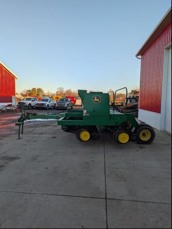 Main image John Deere 750