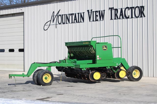 Image of John Deere 750 equipment image 1