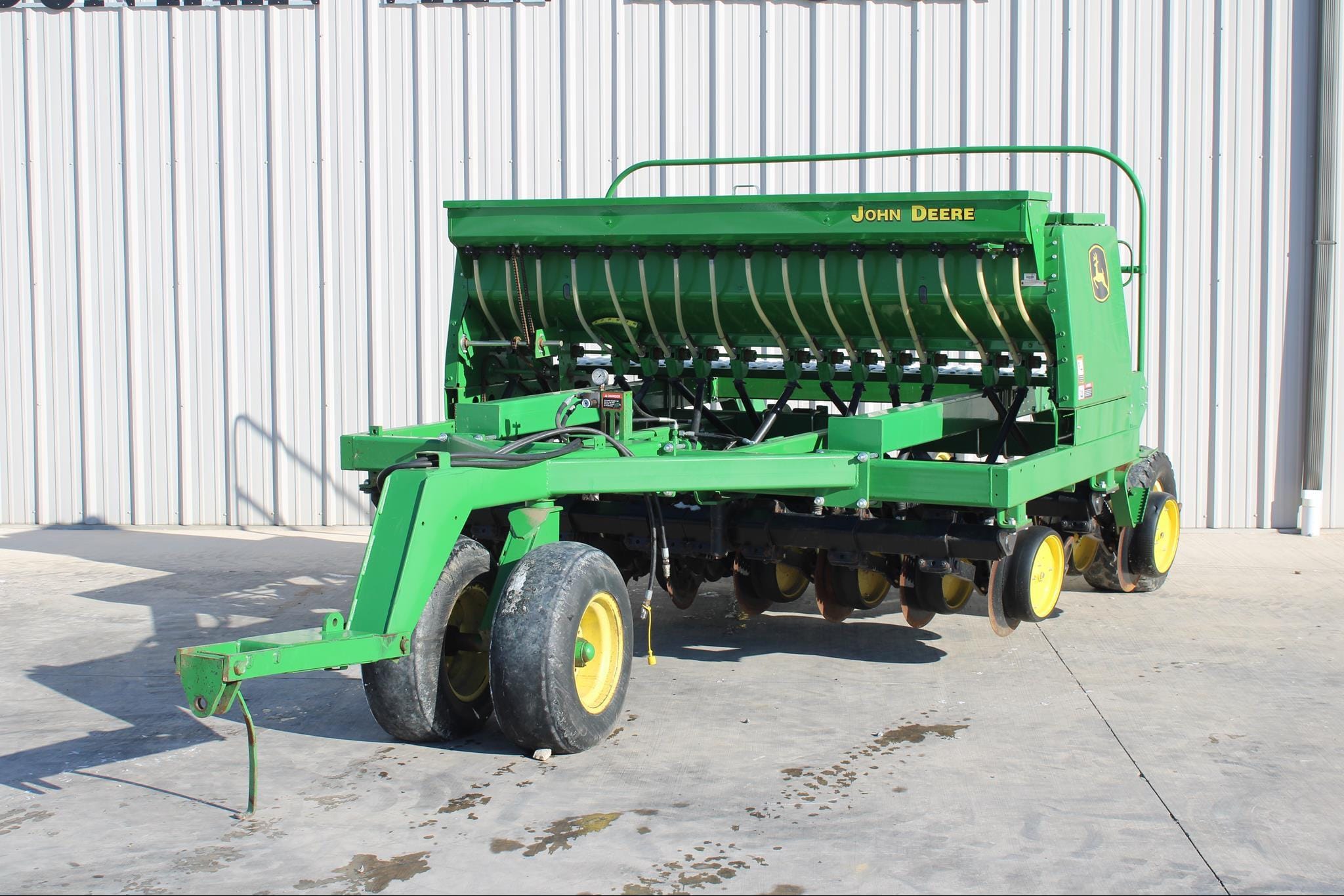 John Deere 750 Equipment Image0