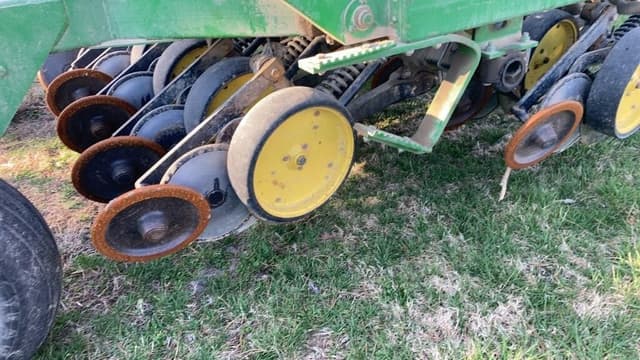 Image of John Deere 750 equipment image 3