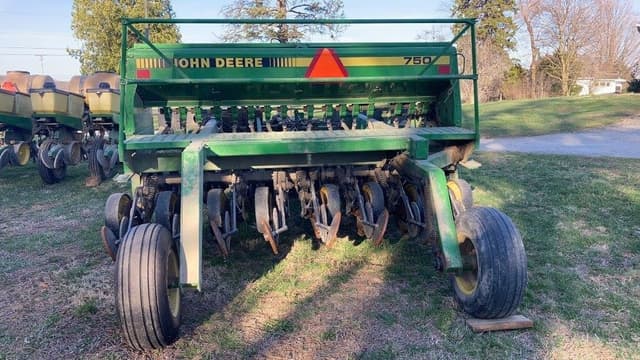 Image of John Deere 750 equipment image 2