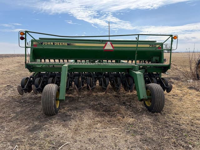 Image of John Deere 750 equipment image 3