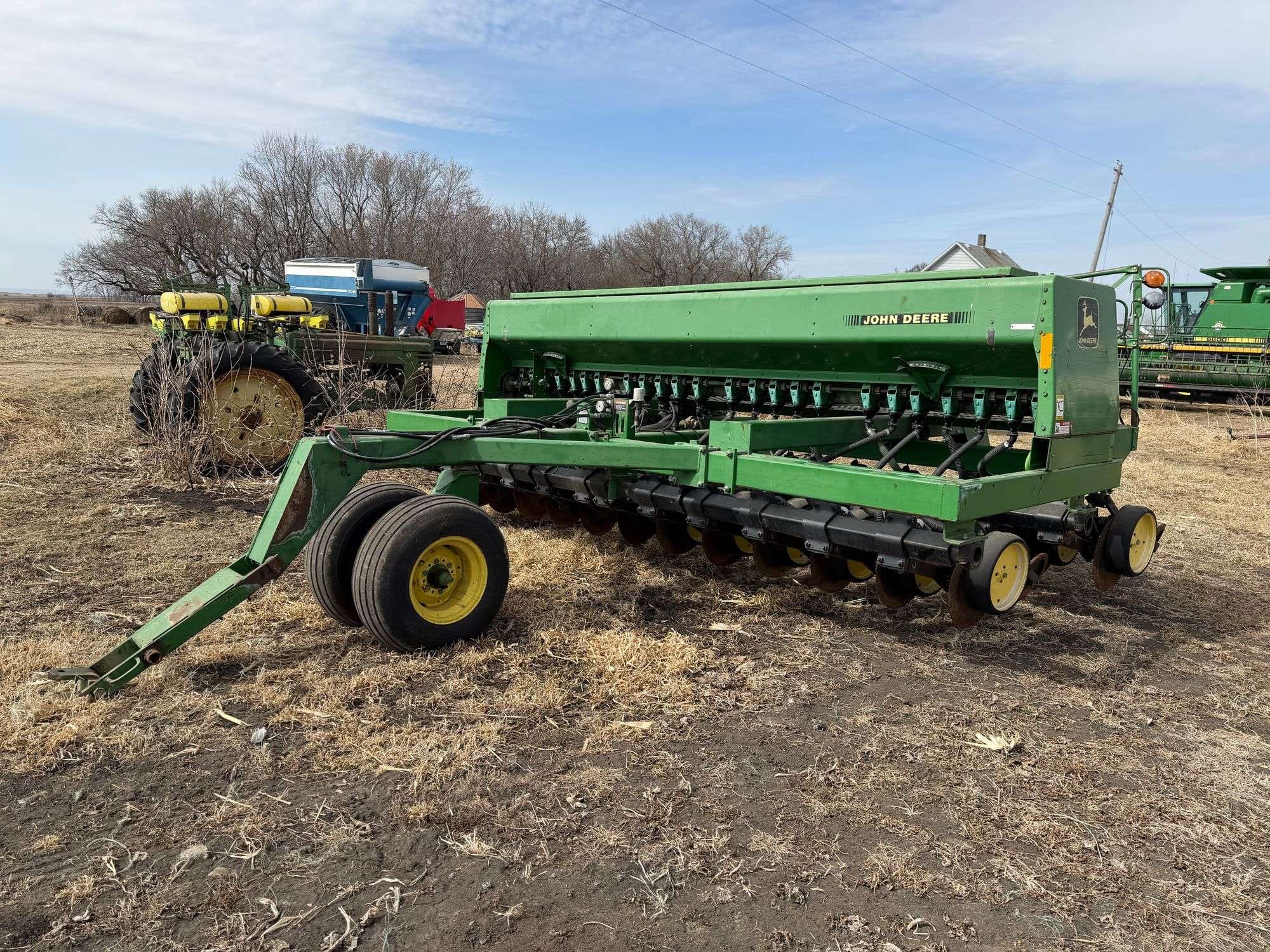 John Deere 750 Equipment Image0