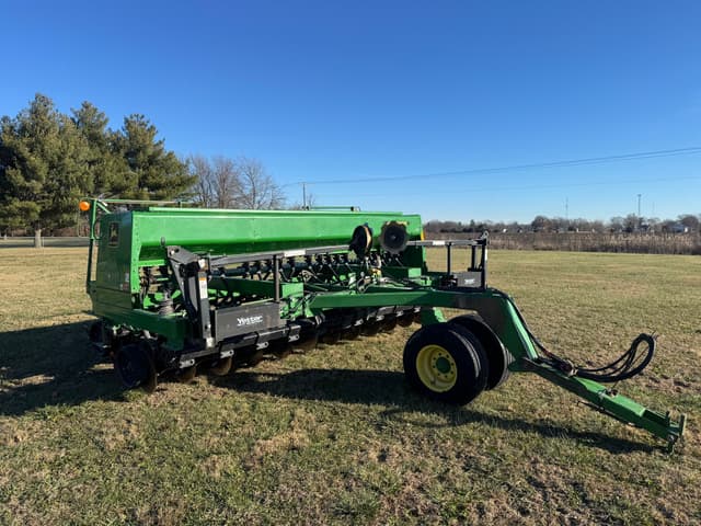 Image of John Deere 750 equipment image 2