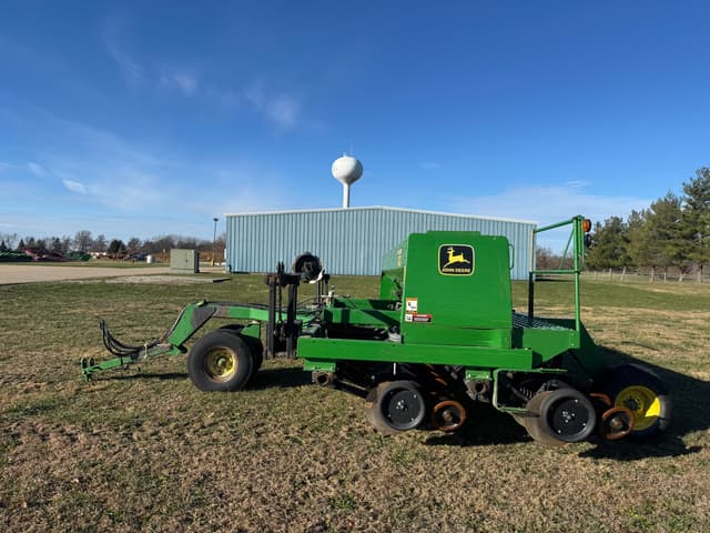 Image of John Deere 750 equipment image 3