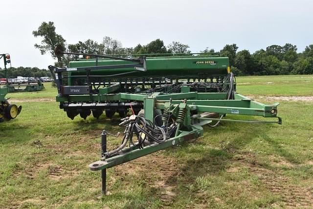 Image of John Deere 750 equipment image 1