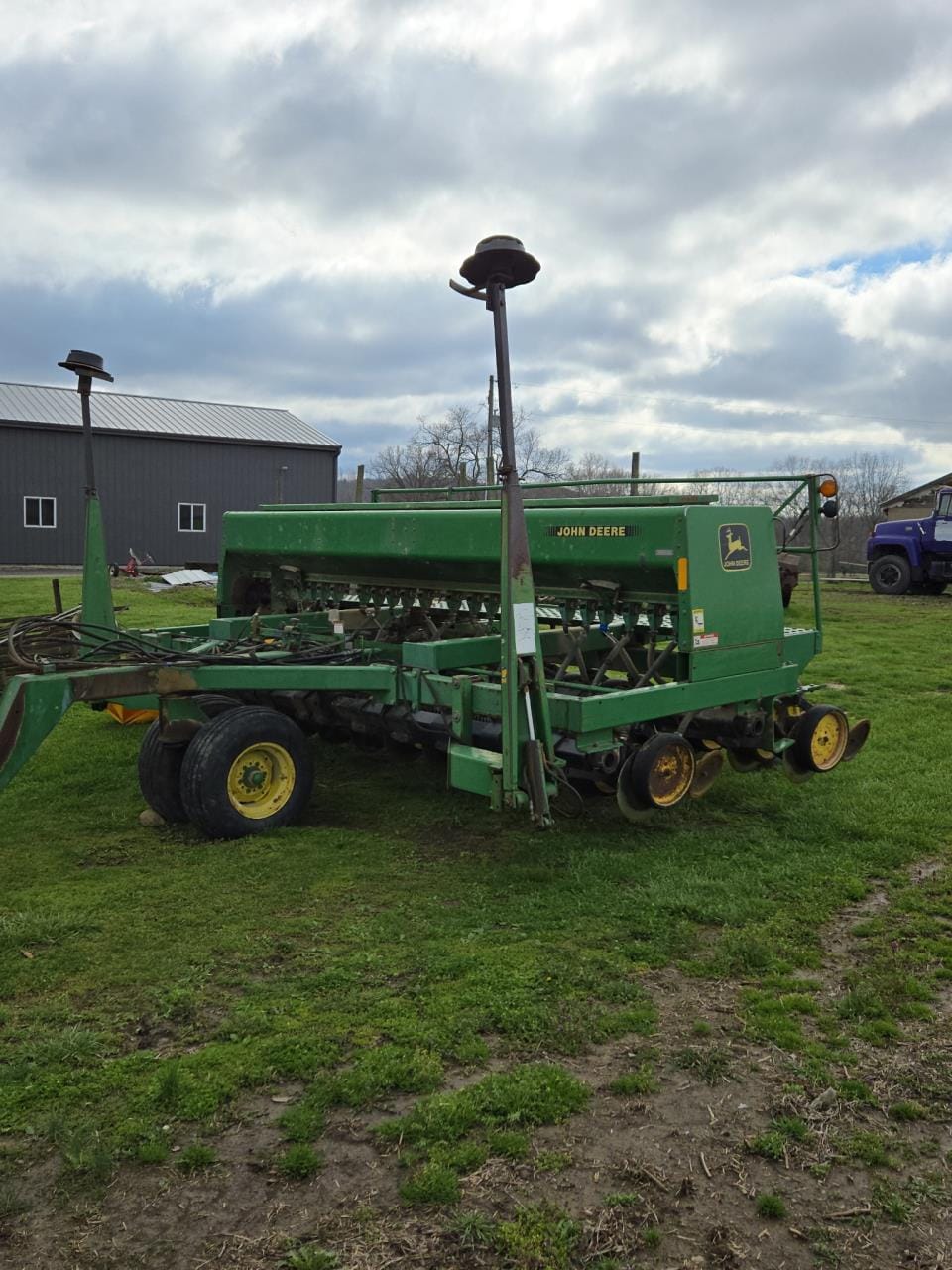 John Deere 750 Equipment Image0